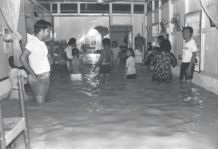 A flooded kampung at Jalan Eunos and Foo Kim Lin Road, 1979. (SPH Media)