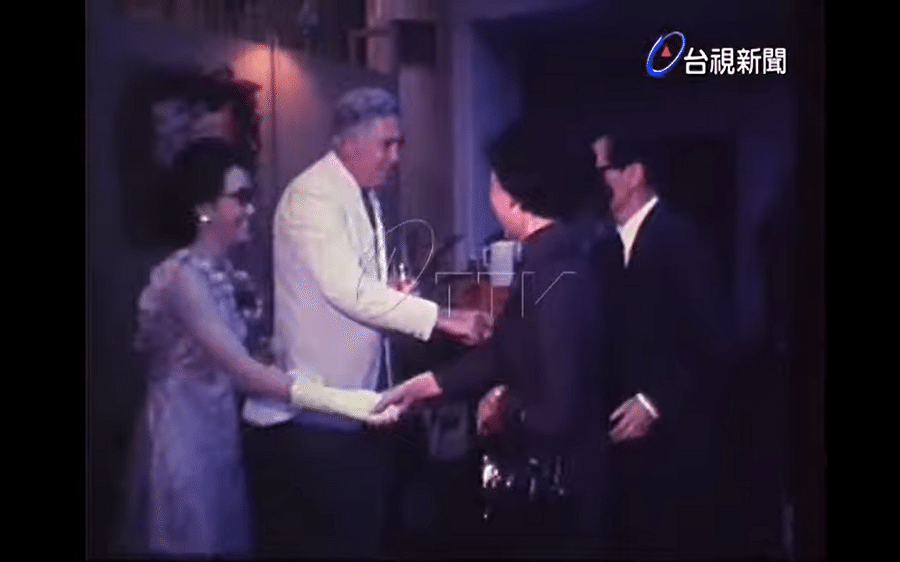 Shu-min and Robert's wedding. (Screen grab from YouTube/台視影音文化資產 TTV audiovisual cultural assets)