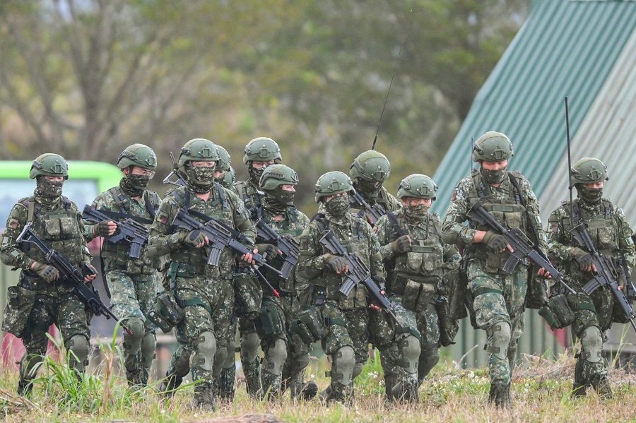 Taiwan soldiers take part in an anti-infiltration exercise in Taitung on 31 January 2024. (Sam Yeh/AFP)