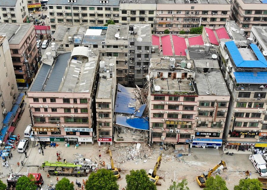 An aerial shot of the collapsed "self-built" building in Changsha, Hunan province, China, on 29 April 2022. (CNS)