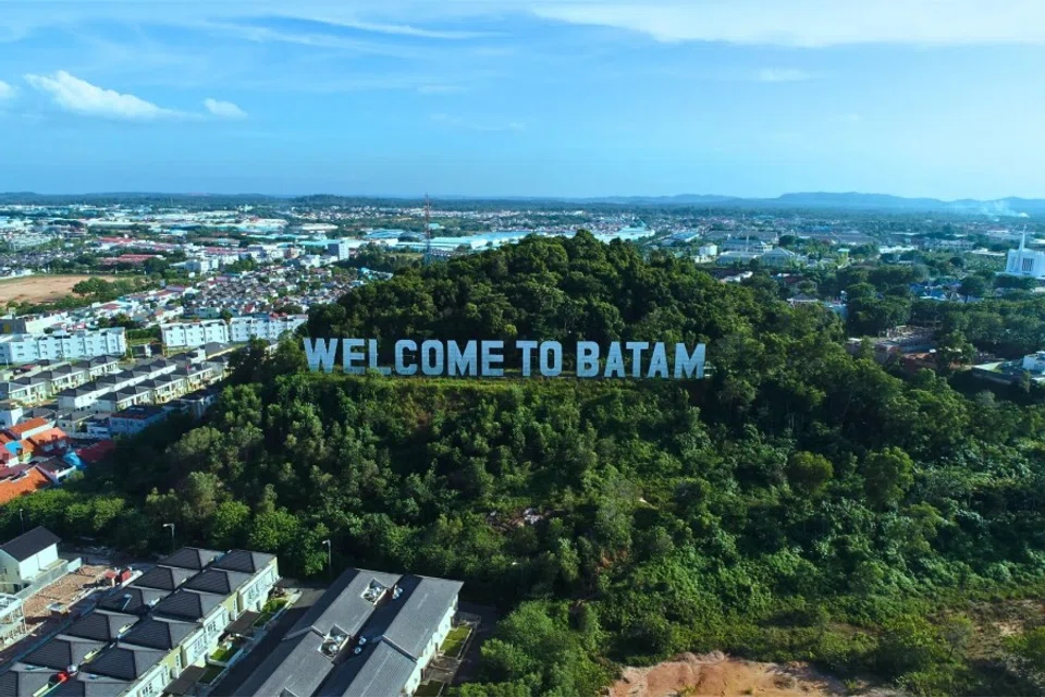 A giant sign welcomes people to Batam. (Photo: Badan Pengusahaan Batam)
