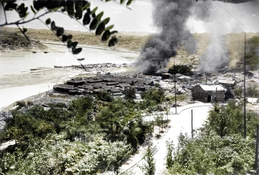 Black smoke rises as the Japanese bomb the Jiangbei district in Chongqing, June 1940. The Japanese bombarded Chongqing several times, and the people came to regard it as part of daily life. The war also led to related literature, films, and paintings, in a symbol of the times.