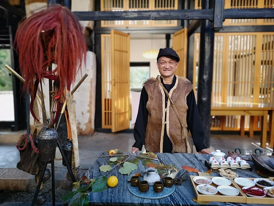 Gu Ronggui, known as the “last horse caravan porter”.