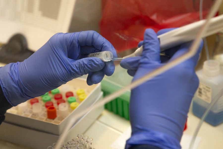 A medical laboratory scientist runs a clinical test in the Immunology lab at UW Medicine looking for antibodies against SARS-CoV-2, a virus strain that causes Covid-19 on 17 April 2020 in Seattle, Washington. (Karen Ducey/Getty Images/AFP)