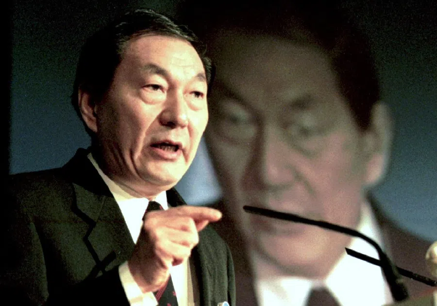 Zhu Rongji, China’s former premier and member of the Chinese Communist Party’s Politburo Standing Committee, passed away on 12 August. This photo was taken around 1995.