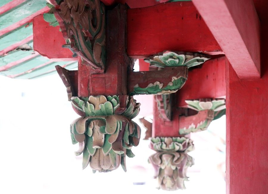 A "hanging flower" of the bell and drum towers. (SPH)