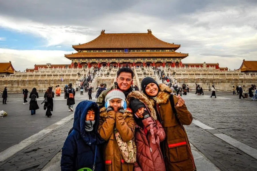Suhana and her family in Beijing. (Photo provided by interviewee)