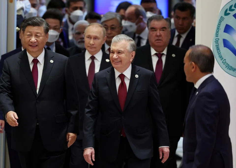 Leaders of the Shanghai Cooperation Organisation (SCO) countries, including Uzbek President Shavkat Mirziyoyev, Chinese President Xi Jinping, Russian President Vladimir Putin and Tajik President Emomali Rakhmon, attend a narrow-format meeting at a summit in Samarkand, Uzbekistan, 16 September 2022. (Sergey Bobylev/Sputnik/Pool via Reuters)