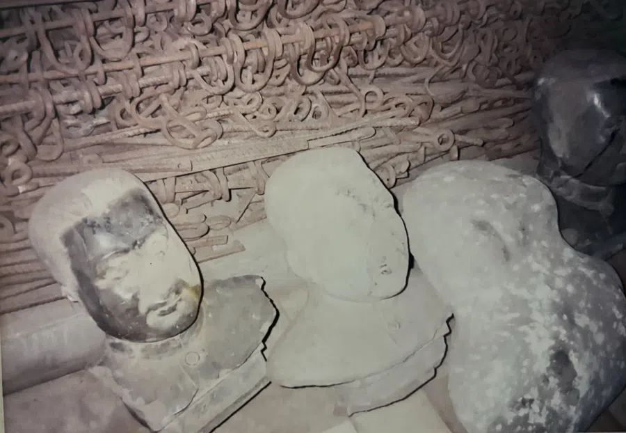 In 1986, Phnom Penh put on display a site of the Khmer Rouge’s reign of terror, with an abandoned statue of Khmer Rouge leader Pol Pot lying on the ground.
