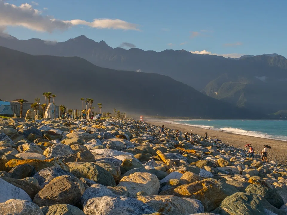 The scenic Qixingtan Beach. (iStock)