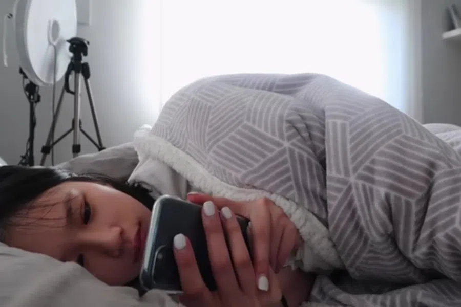 A screen shot of a single living vlog on YouTube. (Nuria Ma/YouTube)