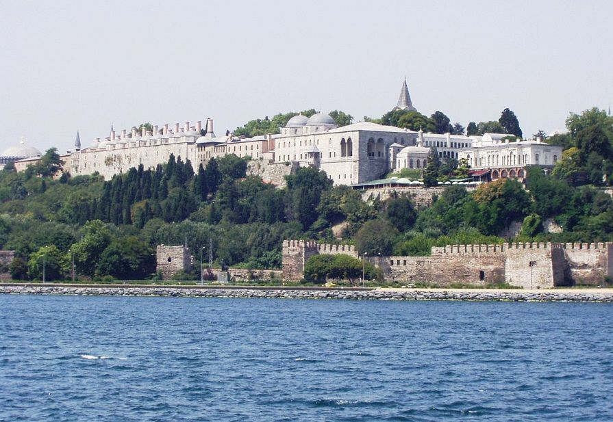 View of the Topkapı Palace from the Bosphorus. (Wikimedia)