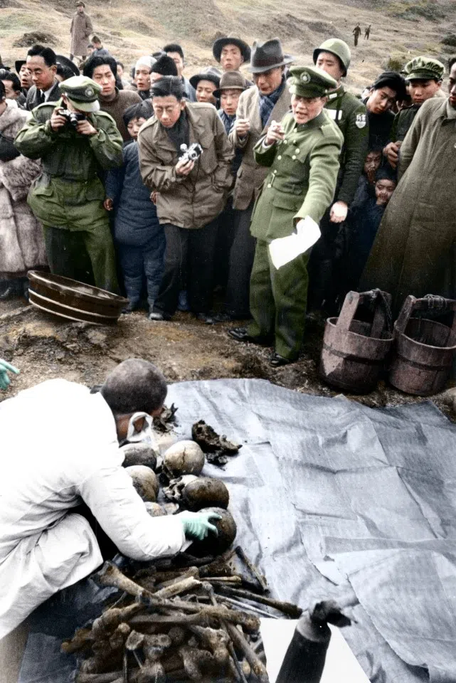 On 28 January 1947, outside Zhonghua Gate in Nanjing, Shih Mei-yu supervised the collection of the remains of the massacre victims. Zhonghua Gate was one of the areas where the Japanese military carried out the most severe killings.