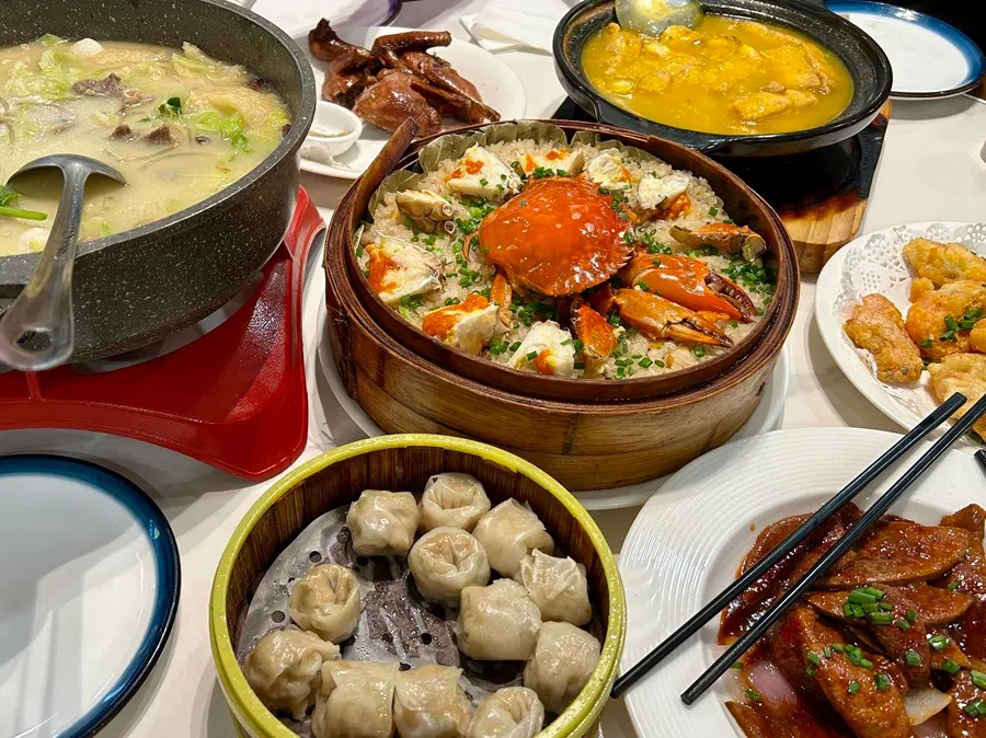 A sumptious meal filled with Fuzhou delicacies. (Photo: Chia Yei Yei)