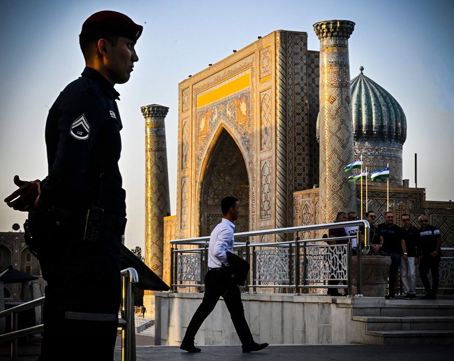 A police officer guards the Registan square in downtown Samarkand, Uzbekistan, on 13 September 2022. (Alexander Nemenov/AFP)