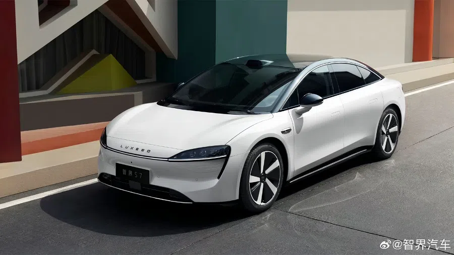 The Luxeed S7 electric sedan. (Weibo)