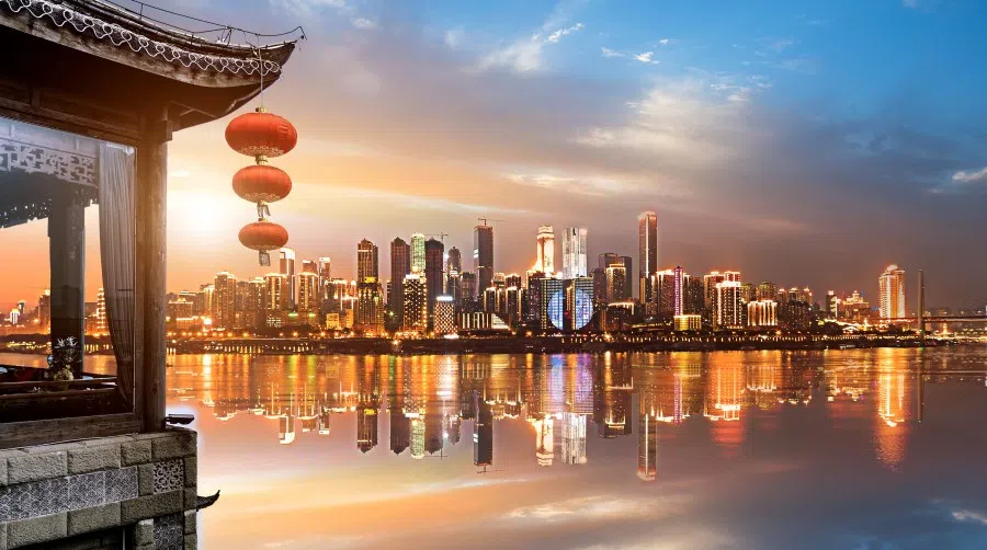 The juxtaposition of the ancient (古) and modern (今) is seen in Chongqing, China. (iStock)