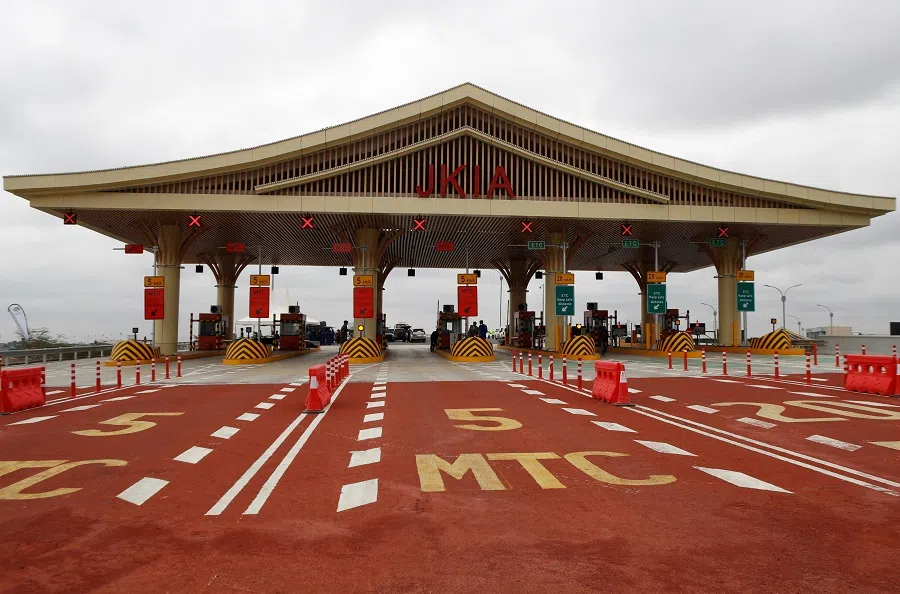 A view shows the Jomo Kenyatta International Airport toll station on the Nairobi Expressway undertaken by the China Road and Bridge Corporation (CRBC) on a public-private partnership (PPP) basis, in Nairobi, Kenya, 31 July 2022. (Monicah Mwangi/Reuters)
