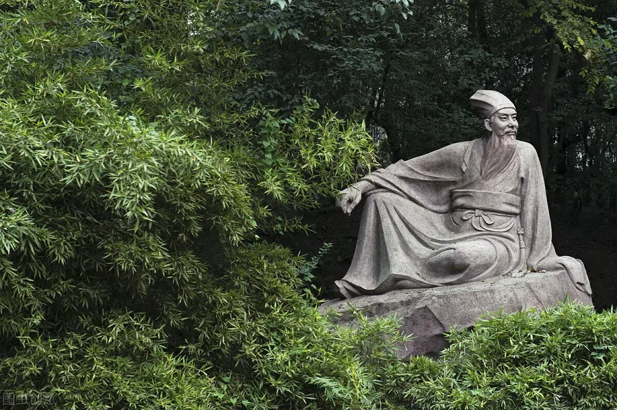 A statue of Su Shi at Meishan's San Su Ci, the memorial temple and former residence of three literary masters, Su Xun and his two sons, Su Shi and Su Zhe. (Internet)