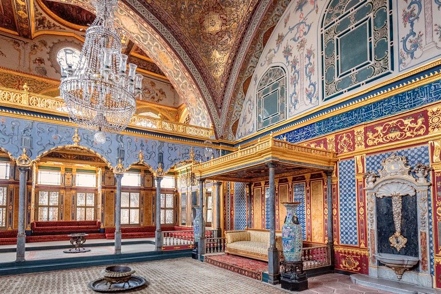 The interior of Istanbul's Topkapı Palace. (iStock)