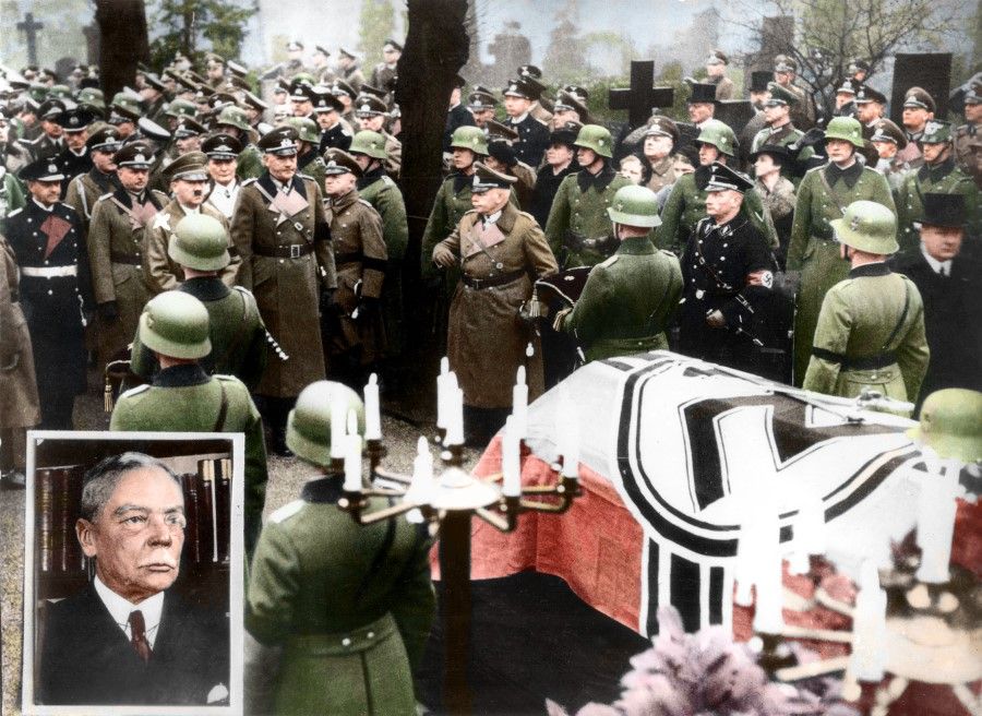 In 1936, General Hans von Seeckt - head of the German advisory team in China - was buried in Berlin, with German leader Hitler in attendance. At the bottom left is a photo of von Seeckt.