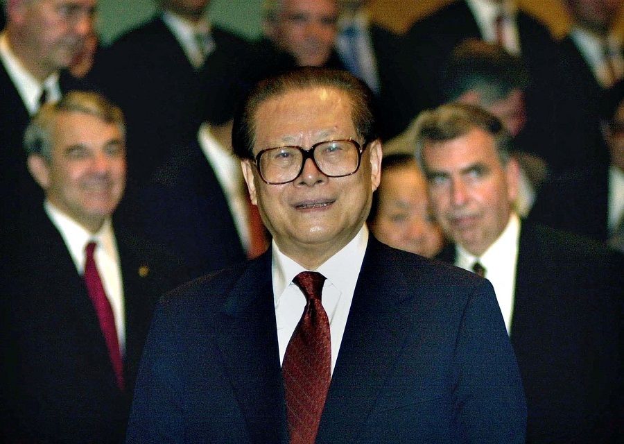 Chinese President Jiang Zemin smiles during a meeting with corporate executives attending the Fortune Global Forum in Hong Kong, China, 8 May 2001. (Pool via Reuters/File Photo)