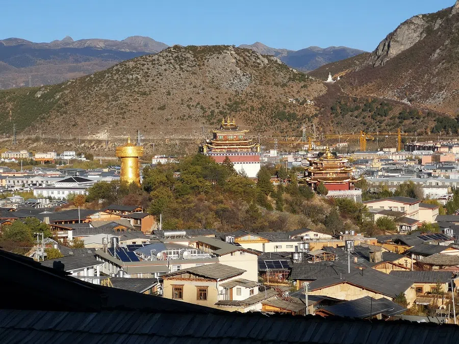 A view of Dukezong Old Town.