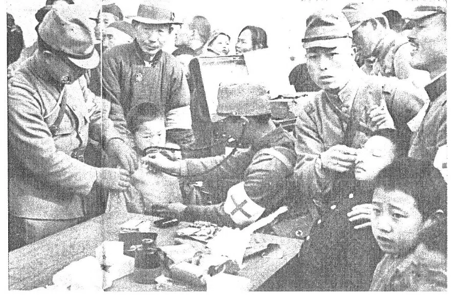 Japanese military in Nanjing, 20 December 1937. (Wikimedia)