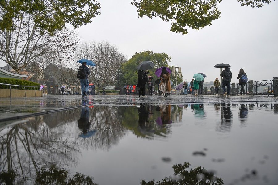 People tour West Lake in Hangzhou, Zhejiang province, China, on 9 February 2023. (CNS)