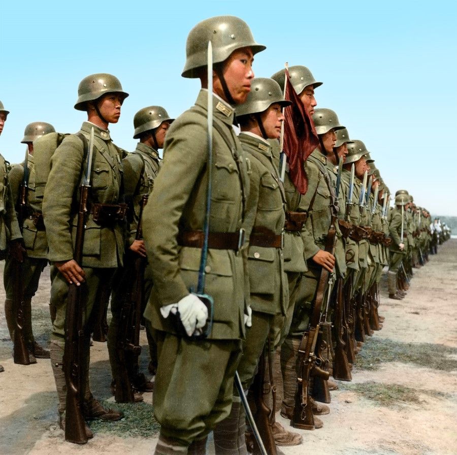In August 1937, the Battle of Shanghai broke out. The German-equipped central army division of the National Revolutionary Army stands ready for action at the front line, to duke it out against the elite forces of the Japanese army. The Chinese troops that were trained and equipped by Germany were much more battle ready.
