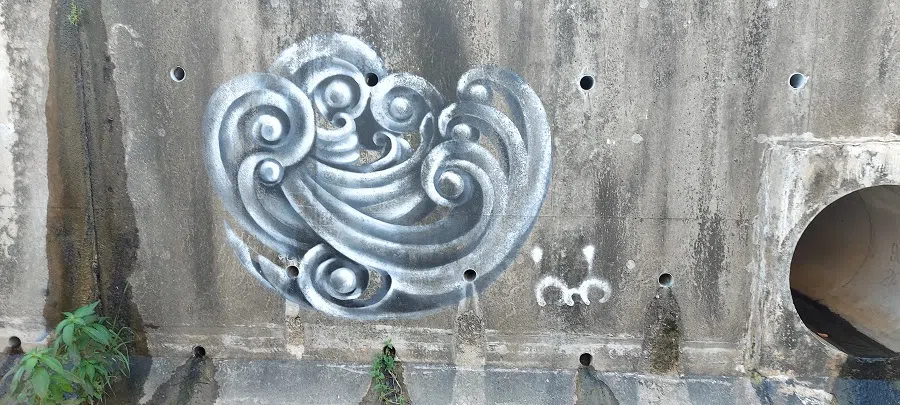 Figure 6: Graffito by “Bob” who signed her name on the lower right.