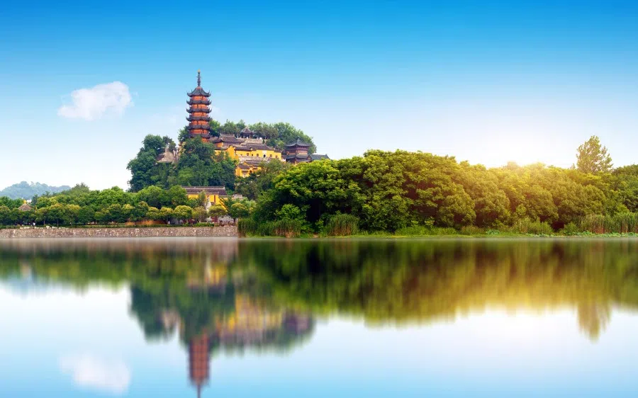 Jinshan Temple plays a key role in Legend of the White Snake.
