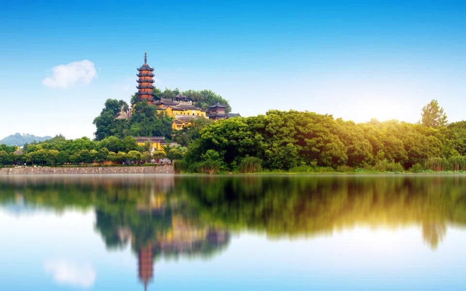 Jinshan Temple plays a key role in Legend of the White Snake. (iStock)