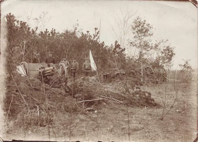 An old photo of German officer Rudolph Alexander Hudecz surrendering to the Japanese army in the battle of Qingdao, 1914.