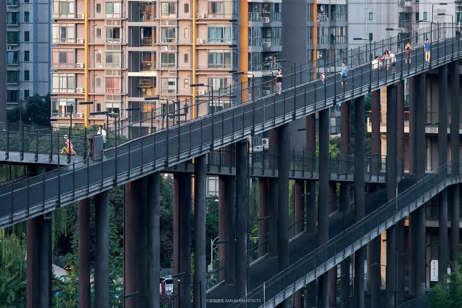 Elevated trails in Liu Jiakun’s architectural work West Village (Chengdu, 2015). (Liu Jiakun official website)