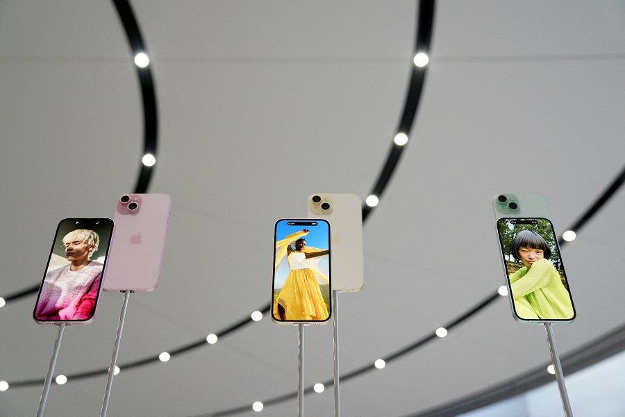 New iPhone 15 and iPhone 15 Plus are displayed during the "Wonderlust" event at Apple's headquarters in Cupertino, California, US, 12 September 2023. (Loren Elliott/Reuters)