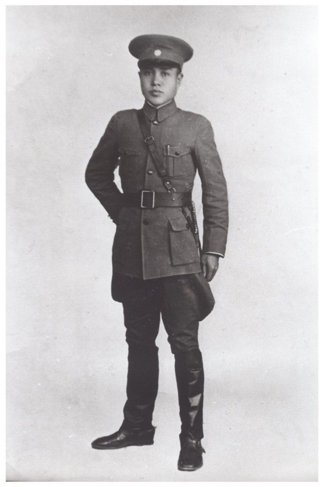 Chiang Hsun's father in full military uniform. (Photo provided by Chiang Hsun)