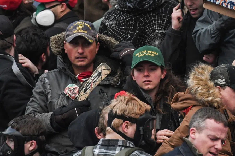 Supporters of former U.S. President Donald Trump during a "Stop the Steal" protest outside of the Capitol building in Washington D.C., 6 January 2021. (Stephanie Keith/Reuters)