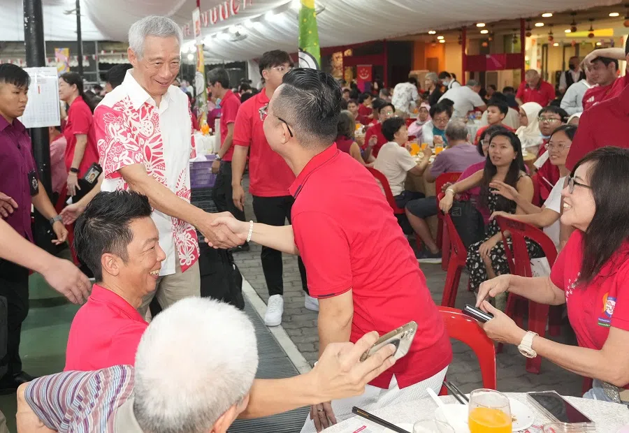 Senior Minister Lee Hsien Loong interacting and having photos taken with residents at the Teck Ghee National Day Celebration Dinner, on 24 August 2024. (SPH Media Limited)