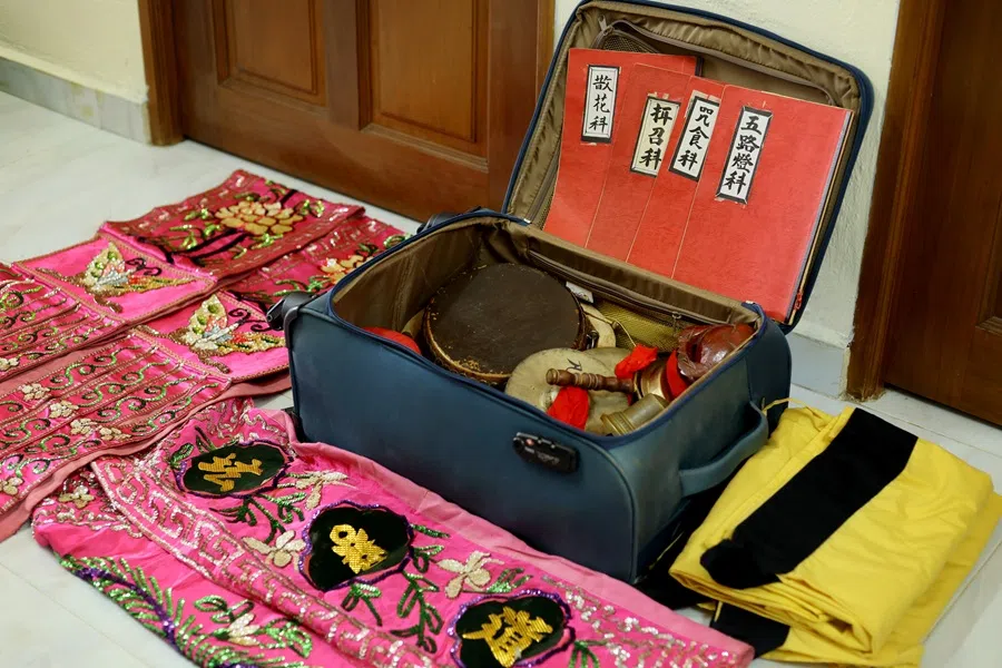 The instruments and tools used in a funeral ritual.