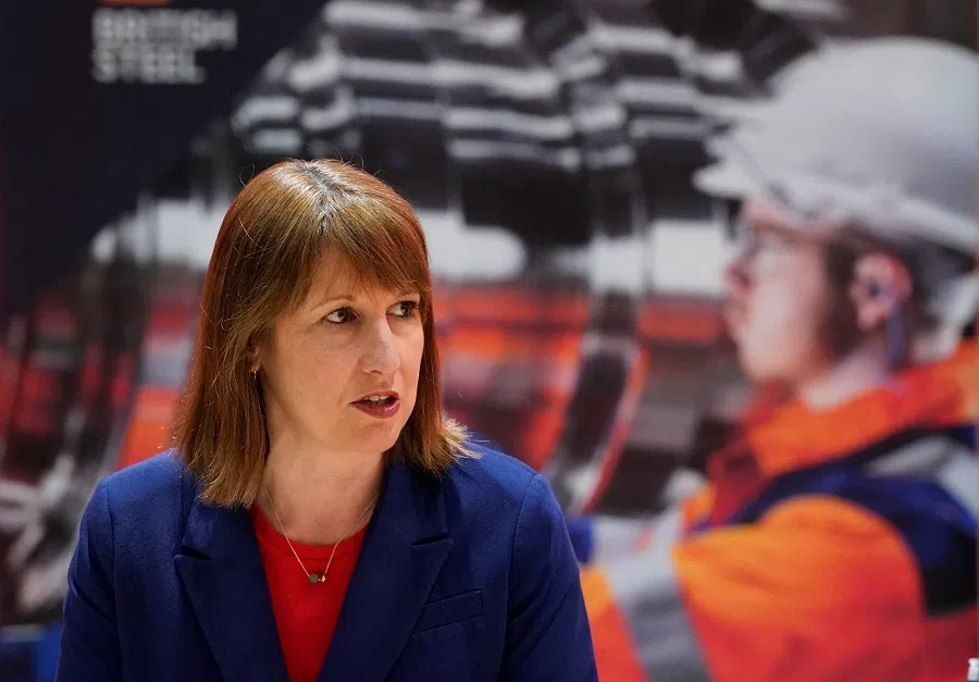 Chancellor of the Exchequer Rachel Reeves attends a roundtable meeting in Scunthorpe, Lincolnshire, UK, on 17 April 2025. (Danny Lawson/Pool via Reuters)