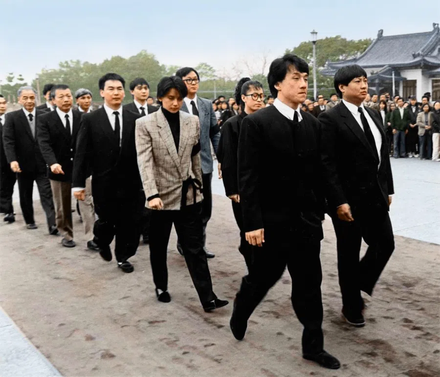 In 1988, Hong Kong celebrities including Jackie Chan and Sammo Hung queued up to enter the Touliao Mausoleum in Taoyuan to pay respects to the late President Chiang Ching-kuo.