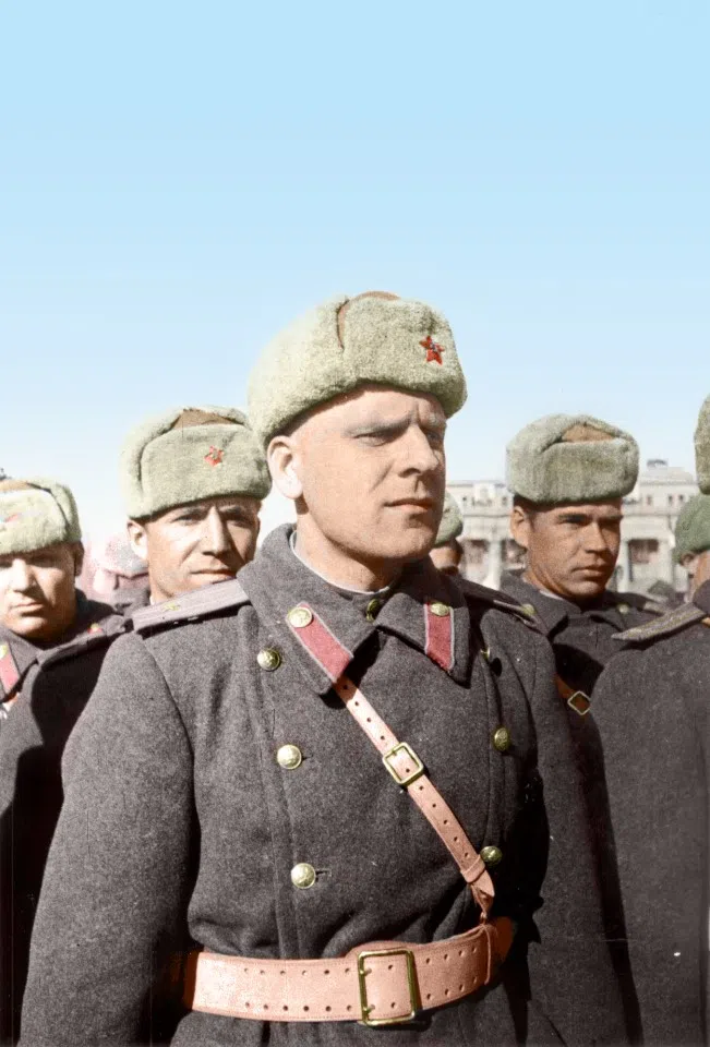 In October 1945, Red Army troops were in Changchun. The Soviet Union controlled northeast China and supported the growth of CCP troops, which had a long-term impact on the KMT-CCP civil war.