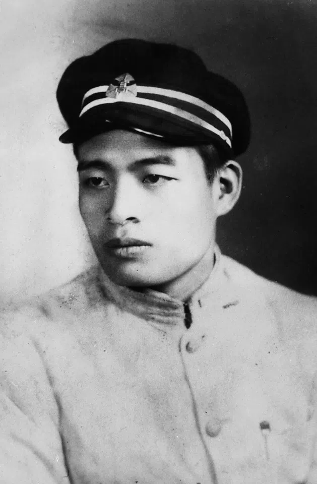 Wu Ketai, who brought Lee Teng-hui into the Chinese Communist Party (CCP). At the time, Wu was party secretary for the working committee for education in Taipei. Wu hailed from Sanxing, Yilan. He moved to mainland China during the Japanese colonial period and joined the CCP in Shanghai. After the war, he returned to Taiwan and joined the underground efforts to grow the party, including bringing in Lee. Subsequently, he also agreed for Lee to leave the party, with both sides promising not to reveal this secret. Later, Wu went to mainland China before the establishment of New China, and was an attendee at the first Chinese People's Political Consultative Conference.