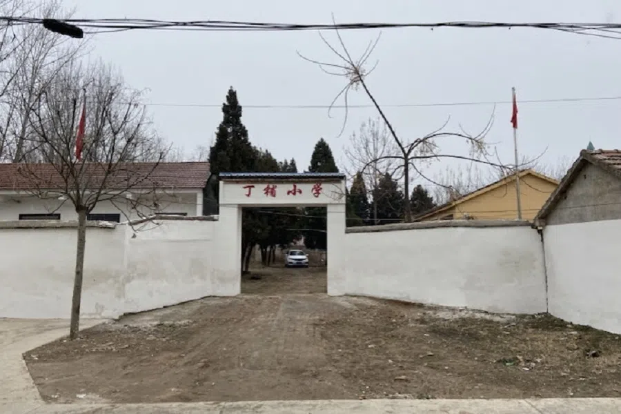 An abandoned village primary school in Luyi county, Henan province, 2022. (Photo: Huang Huizhao/Caixin)