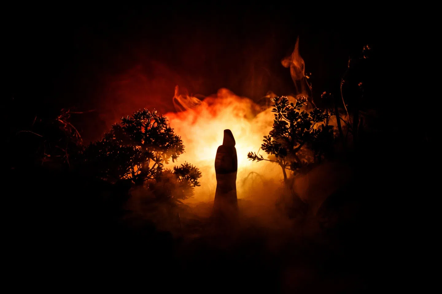 Although one might not have the experience of seeing a twenty feet tall black ghost that flies, one could have in mind all the concepts that could construct such an image. (iStock)