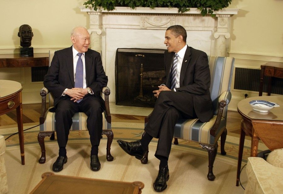 Singapore's Minister Mentor Lee Kuan Yew (left) called on US President Barack Obama at the White House on 30 October 2009.