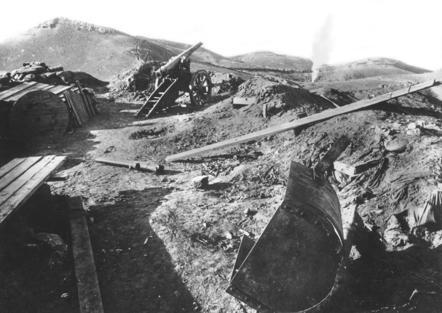 The Erlongshan (Twin Dragon Hill) battery in ruins after being taken by the Japanese, December 1904.