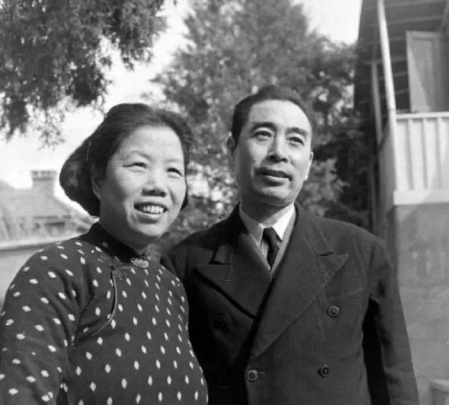 Deng Yingchao and her husband Zhou Enlai. (Wikimedia)
