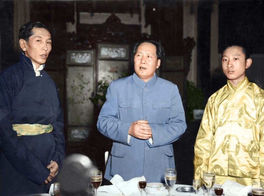 A banquet hosted by Mao Zedong for the Tibetan delegates, May 1951. On the right is the tenth Panchen Lama, with Kashag representative Ngapoi Ngawang Jigme on the left.